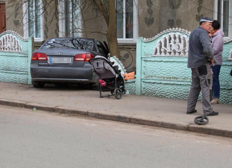 У місті на Житомирщині водійка на Kia збила жінку, яка переходила ...
