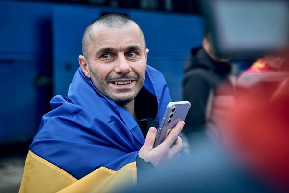 Житель Звягеля Руслан Майструк повернувся з рсійського полону, у якому був понад чотири роки