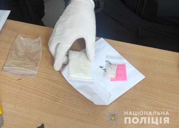 Новоградські поліцейські викрили наркозбутчицю