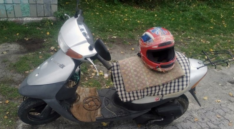 На Новоградщині у 66-річної жінки поцупили скутер