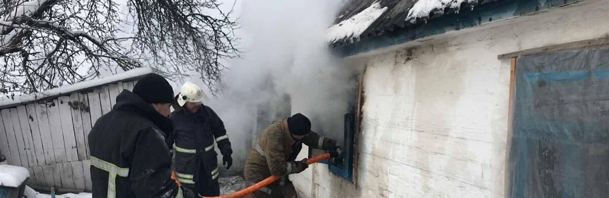 Через неправильне користування пічним опаленням на пожежі в селі на Звягельщині загинула жінка