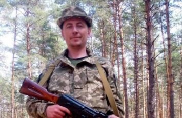 У селі Новоград-Волинського району попрощаються із загиблим захисником