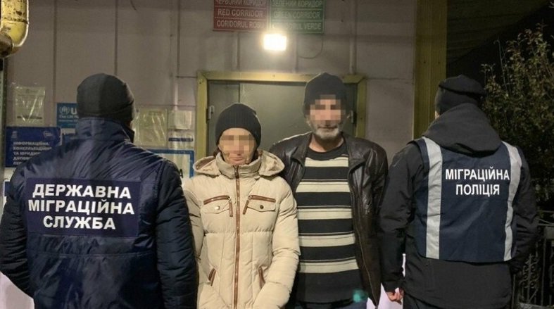З України видворили двох громадян рф, що нелегально проживали у Звягельському районі