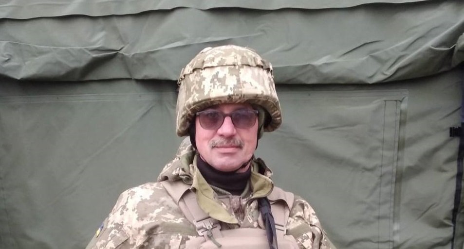 У Звягельській громаді сьогодні попрощаються із захисником Сергієм Петришиним 