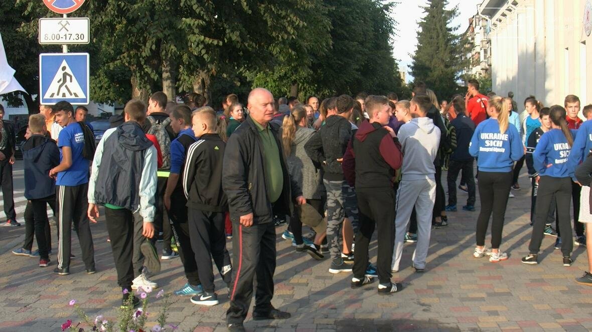 У Новограді-Волинському відбувся пробіг до Дня фізкультури..., фото-3 У Новограді-Волинському відбувся пробіг до Дня фізкультури і спорту (ФОТО, ВІДЕО), фото-3