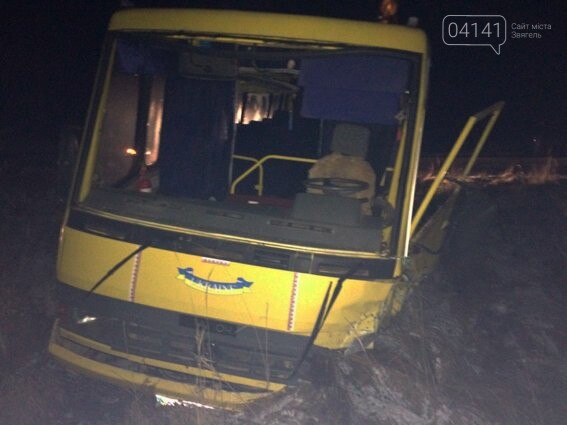 Смертельне ДТП за участю шкільного автобусу та БМВ сталося..., фото-2 Смертельне ДТП за участю шкільного автобусу та БМВ сталося на Житомирщині, фото-2
