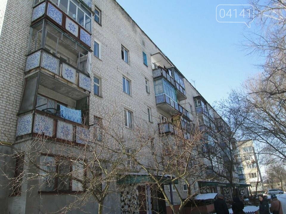 У Новограді-Волинському загинула жінка, яка випала з 4-го п..., фото-3 У Новограді-Волинському загинула жінка, яка випала з 4-го поверху (ФОТО), фото-3