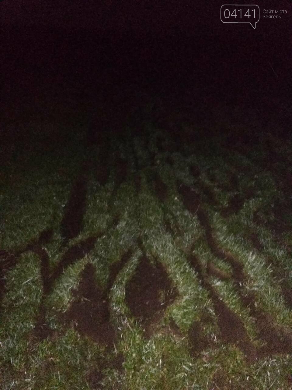 У Новоград-Волинському районі війна за землю: Уночі в селі..., фото-2 У Новоград-Волинському районі війна за землю: Уночі в селі Гульськ люди не допустили обробки спірних ділянок (ФОТО), фото-2