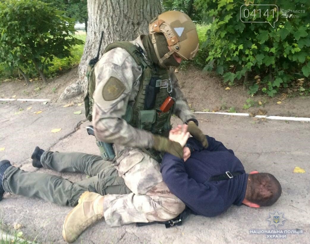 На Житомирщині затримали банду, яка хотіла підірвати поліце..., фото-1 На Житомирщині затримали банду, яка хотіла підірвати поліцейського , фото-1