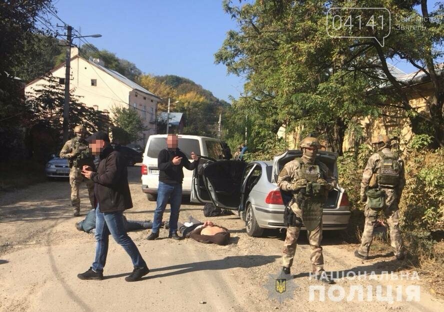Житомирські поліцейські затримали групу валютних розбійників , фото-1 Житомирські поліцейські затримали групу валютних розбійників , фото-1