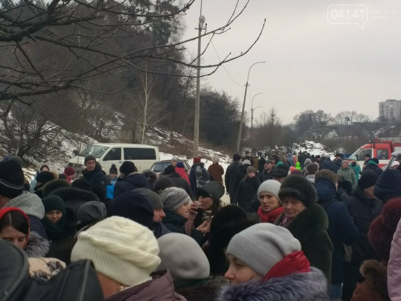 У свято Водохреща сотні звягельчан прийняли благодатну купі..., фото-8 У свято Водохреща сотні звягельчан прийняли благодатну купіль на Случі (ФОТО), фото-8