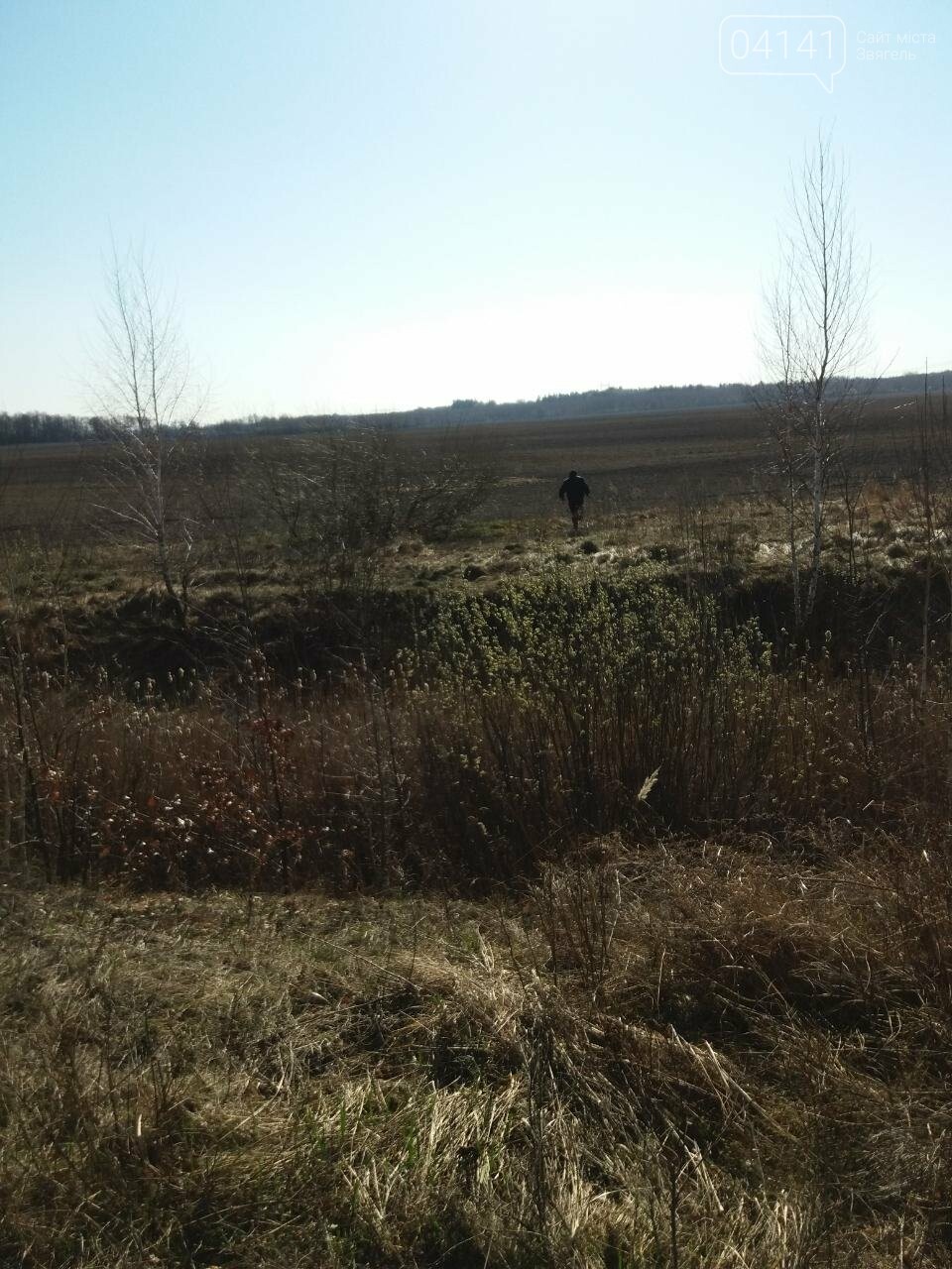 "Ловили на гарячому": палій трави втікаючи залишив велосипе..., фото-1 "Ловили на гарячому": палій трави втікаючи залишив велосипед в Новоград-Волинському районі, фото-1