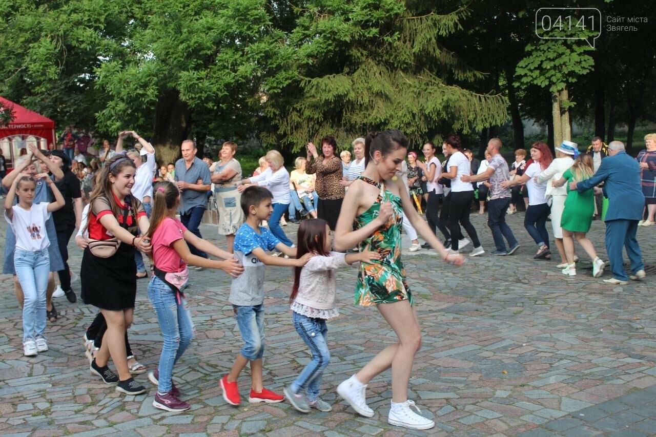 Ретро вечірка в Новограді-Волинському: Кращі моменти (ФОТО..., фото-10 Ретро вечірка в Новограді-Волинському: Кращі моменти (ФОТО, ВІДЕО), фото-10