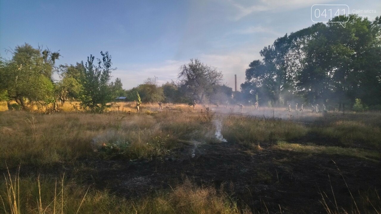 Як Вам дихається новоград-волинці?: На Болгарах масово паля..., фото-1 Як Вам дихається новоград-волинці?: На Болгарах масово палять траву (ФОТО, ВІДЕО), фото-1
