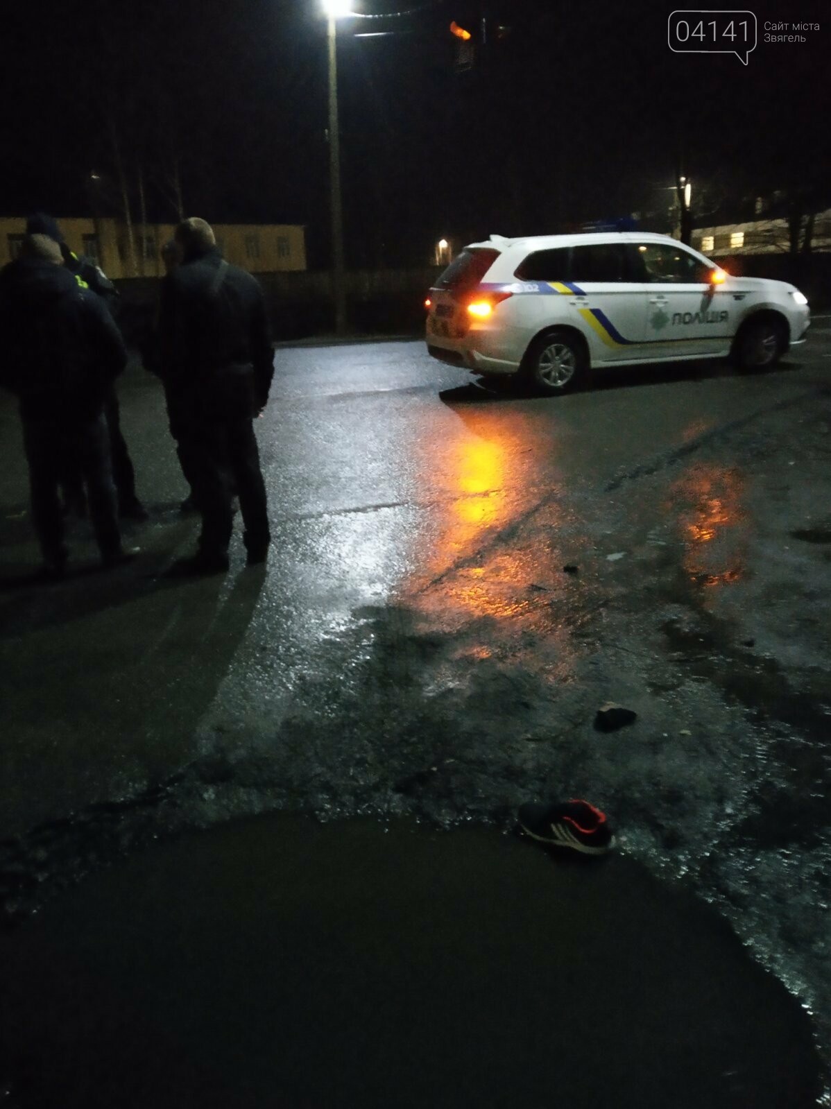 У Новограді водій збив насмерть хлопця та втік з місця приг..., фото-3 У Новограді водій збив насмерть хлопця та втік з місця пригоди (ФОТО, ВІДЕО з місця ДТП), фото-3