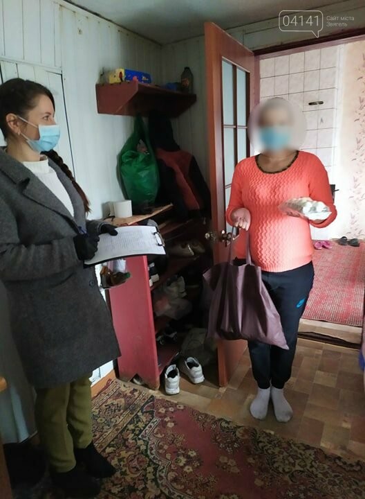 У Новограді-Волинському допомагають сім’ям продуктовими наб..., фото-3 У Новограді-Волинському допомагають сім’ям продуктовими наборами та вживаними речами, фото-3