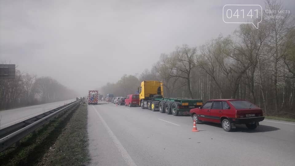 Трасу Київ – Чоп у Житомирській області «накрила» піщана б..., фото-1 Трасу Київ – Чоп у Житомирській області «накрила» піщана буря , фото-1