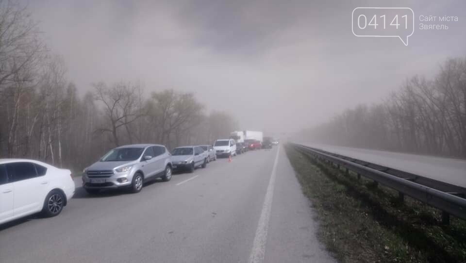 Трасу Київ – Чоп у Житомирській області «накрила» піщана б..., фото-3 Трасу Київ – Чоп у Житомирській області «накрила» піщана буря , фото-3