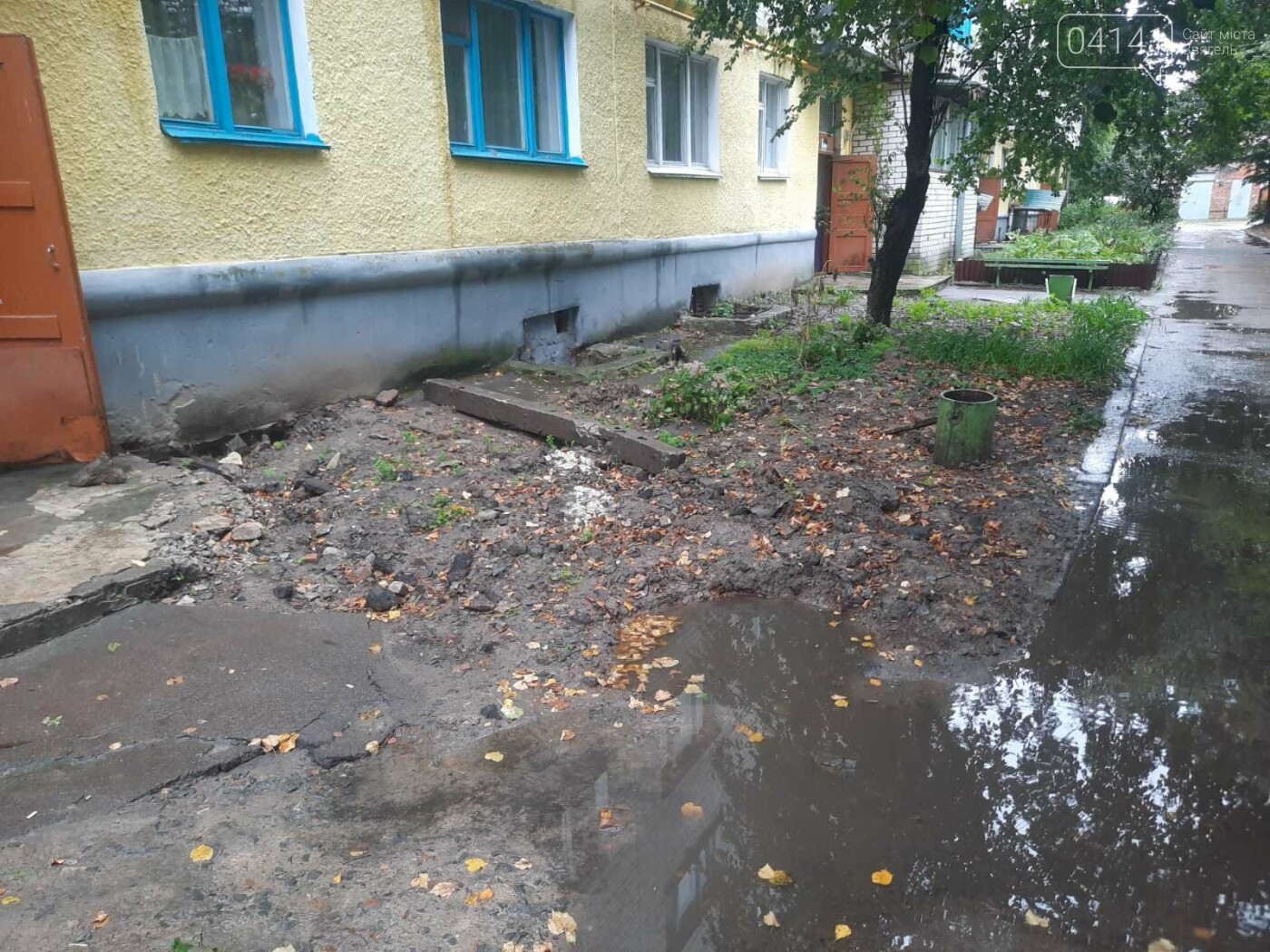 Танком не проїдеш: Жителі будинку по вулиці Пушкіна про бла..., фото-4 Танком не проїдеш: Жителі будинку по вулиці Пушкіна про благоустрій їх дому, фото-4