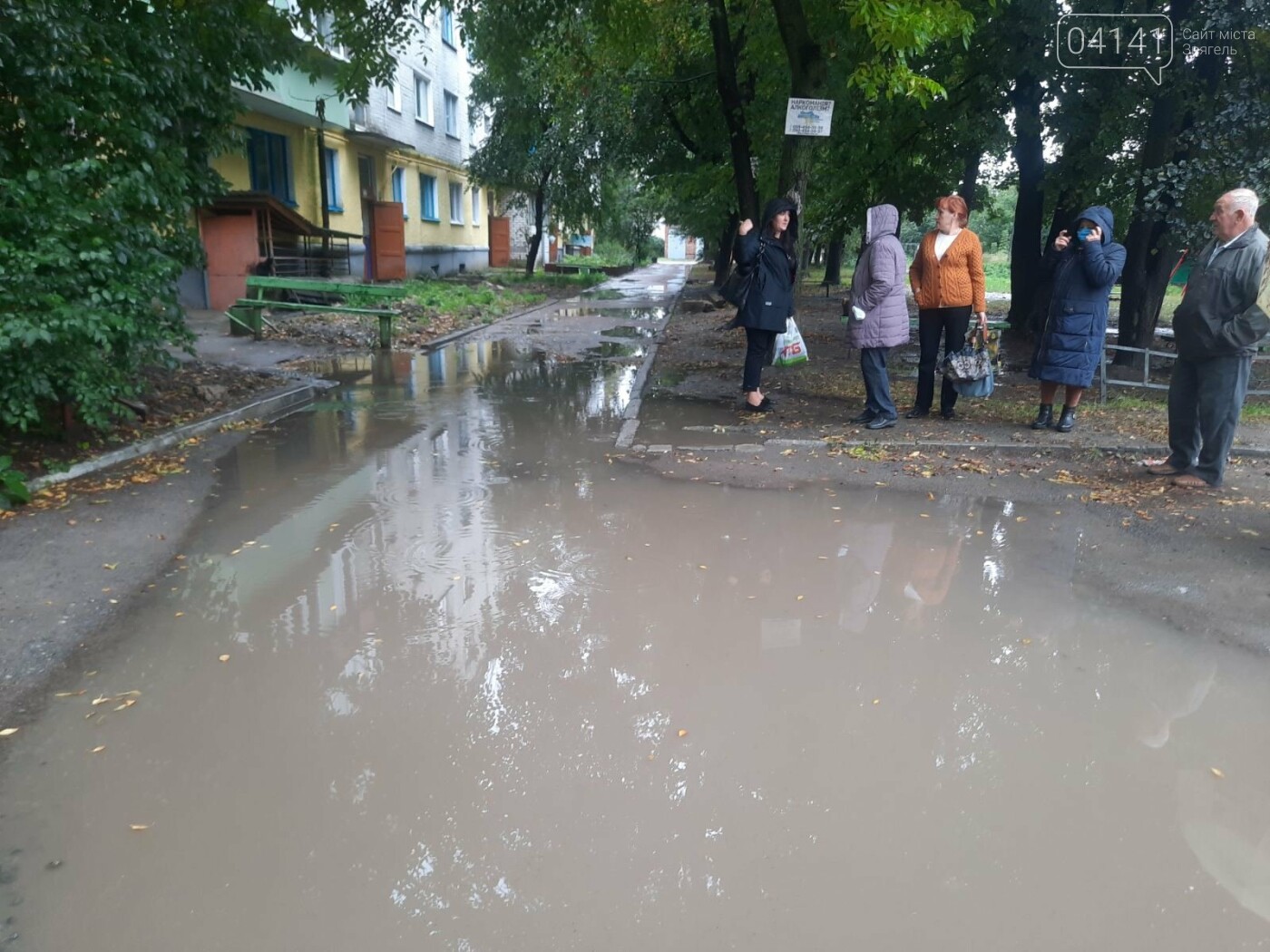Танком не проїдеш: Жителі будинку по вулиці Пушкіна про бла..., фото-2 Танком не проїдеш: Жителі будинку по вулиці Пушкіна про благоустрій їх дому, фото-2