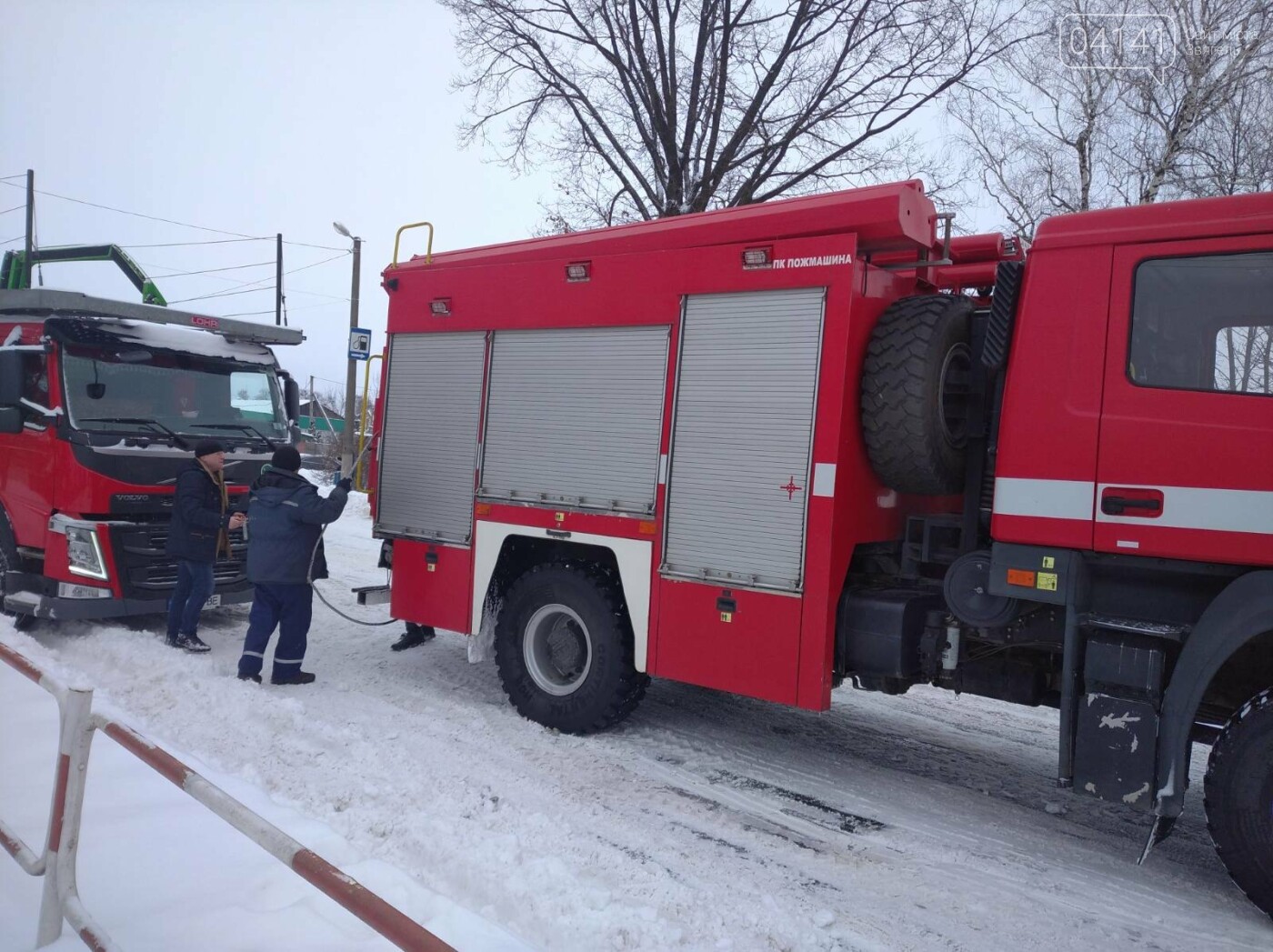 Новоградські рятувальники допомагають водіям вибратися зі снігового полону, фото-2