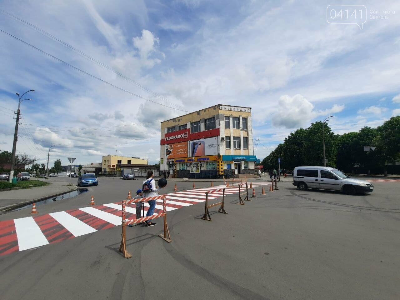У Новограді усувають наслідки нічного "шоу" дрифтера (ФОТО, ВІДЕО), фото-4