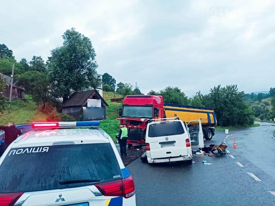 На Прикарпатті в ДТП постраждало восьмеро мешканців Житомирщини, фото-1