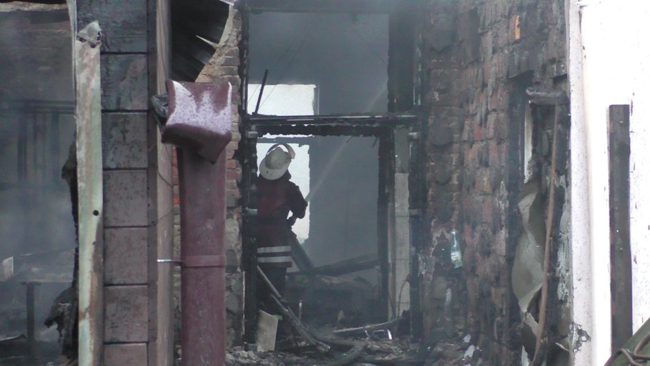 Подробиці пожежі у Новоград-Волинському молодіжному центрі, фото-4 Подробиці пожежі у Новоград-Волинському молодіжному центрі, фото-4