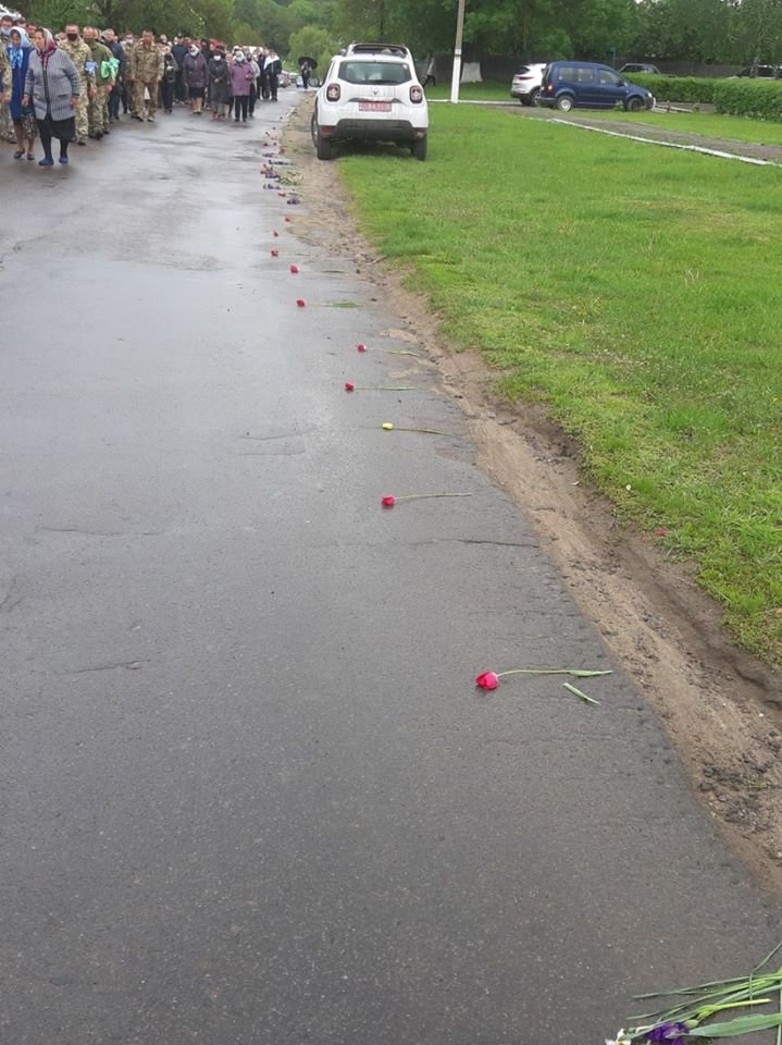 В останню путь провели Карпику Олександра, який трагічно за..., фото-4 В останню путь провели Карпику Олександра, який трагічно загинув в ООС, фото-4
