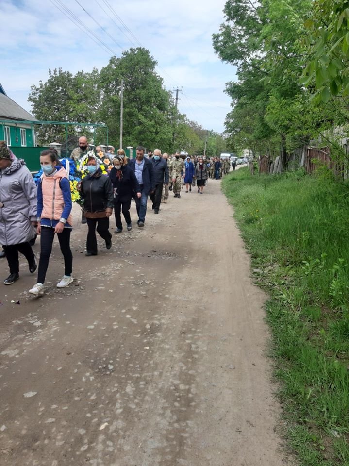 В останню путь провели Карпику Олександра, який трагічно за..., фото-2 В останню путь провели Карпику Олександра, який трагічно загинув в ООС, фото-2