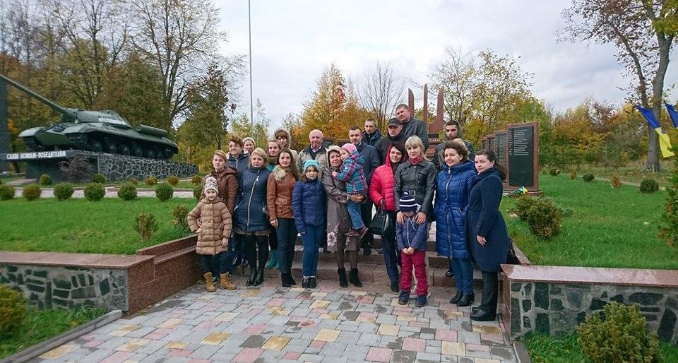 Напередодні Дня захисника України на учасників АТО та членів їх сім... Напередодні Дня захисника України на учасників АТО та членів їх сімей очікувала цікава автобусна екскурсія, Олександр Сукач