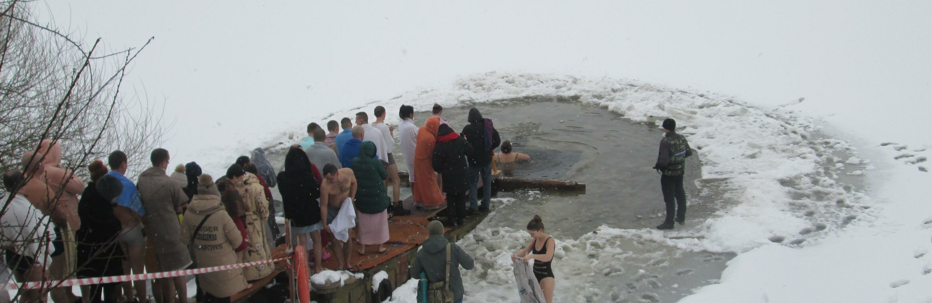 Купання у Случі на Водохреща Купання у Случі на Водохреща, 04141.com.ua