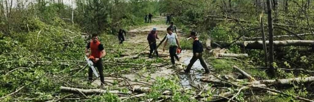 Рятувальники Новоград-Волинщини продовжують надавати допомогу насел... Рятувальники Новоград-Волинщини продовжують надавати допомогу населенню по ліквідації наслідків буревію, Олександр Сукач