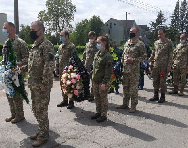 В останню путь провели Карпику Олександра, який трагічно загинув в... В останню путь провели Карпику Олександра, який трагічно загинув в ООС, Ірина Сукач