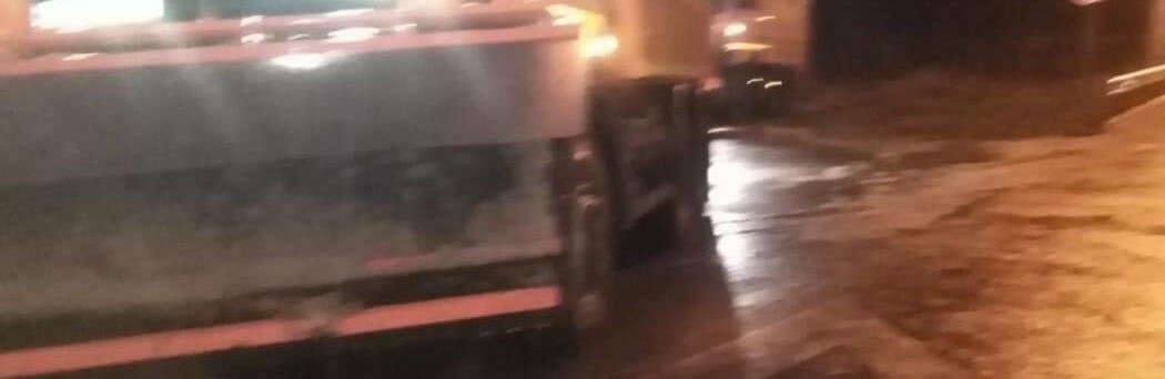 На дорогах державного значення Житомирщини вночі працювало 8 піско... На дорогах державного значення Житомирщини вночі працювало 8 піскорозкидачів , Олександр Сукач