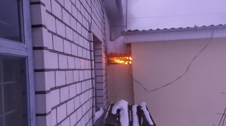 У Новограді під час гасіння електрощитової вогнеборці врятували дві будівлі