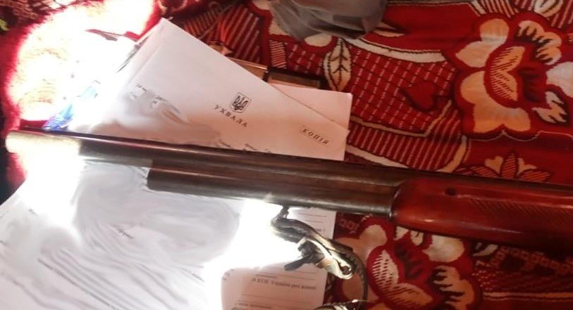 На Новоград-Волинщині поліцейські вилучили зброю та боєприпаси