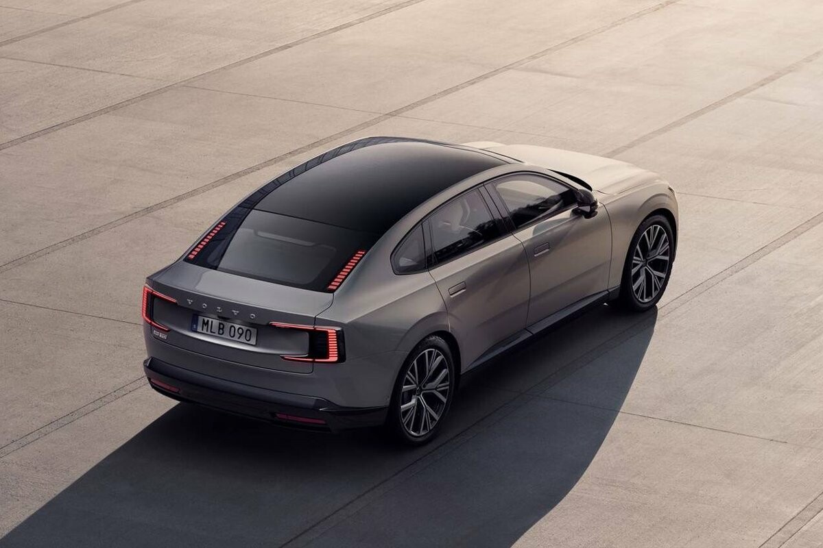 Безпека Volvo ES90: новий рівень систем допомоги водієві Безпека Volvo ES90: новий рівень систем допомоги водієві