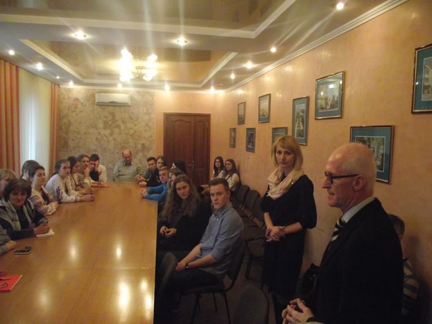 В рамках міжнародного обміну до Новограда-Волинського завітала учнівська делегація з Німеччини (фото) - фото 1